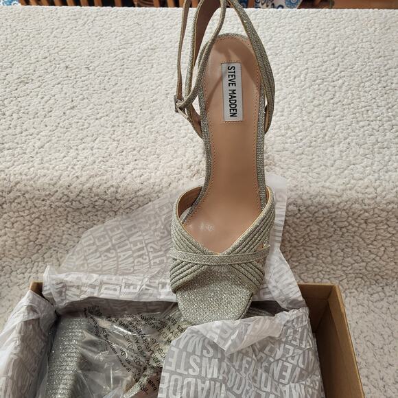 NIB Steve Madden LAUREL SILVER heeled platform Sandals Women size 10 - Picture 2 of 9